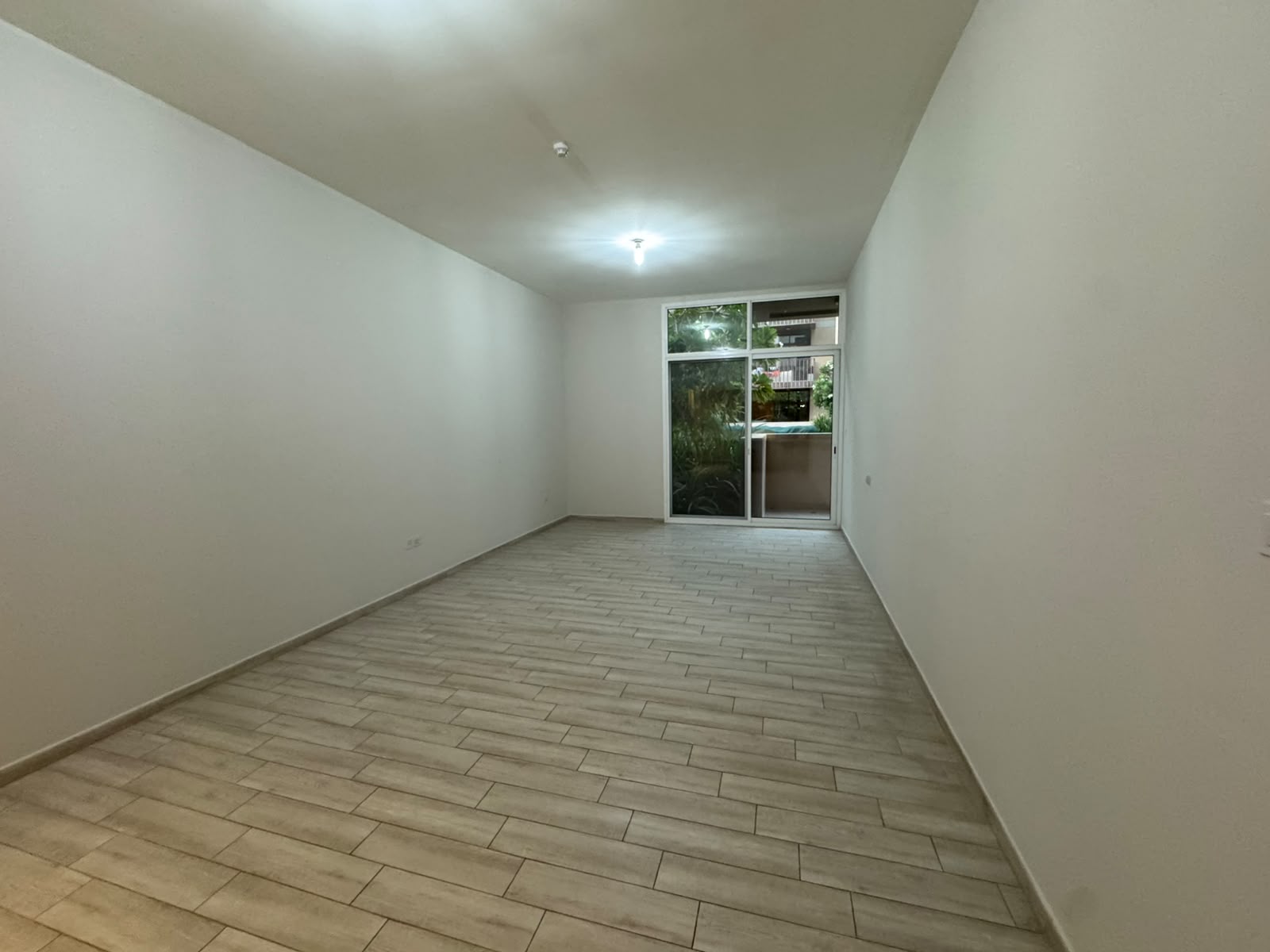 Elegant Unfurnished 2BR, Vacant, photo 5 of 22