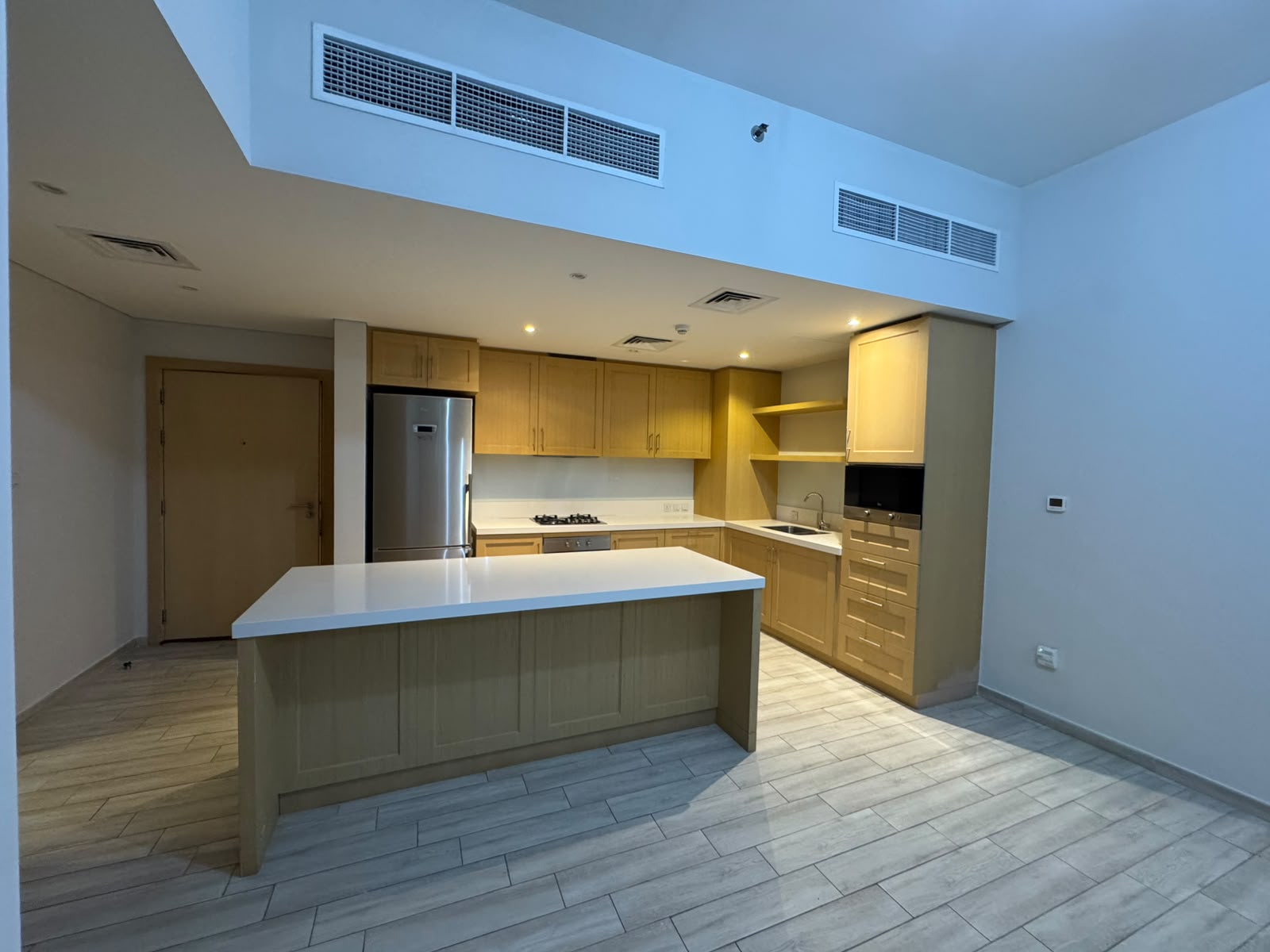 Elegant Unfurnished 2BR, Vacant, photo 7 of 22