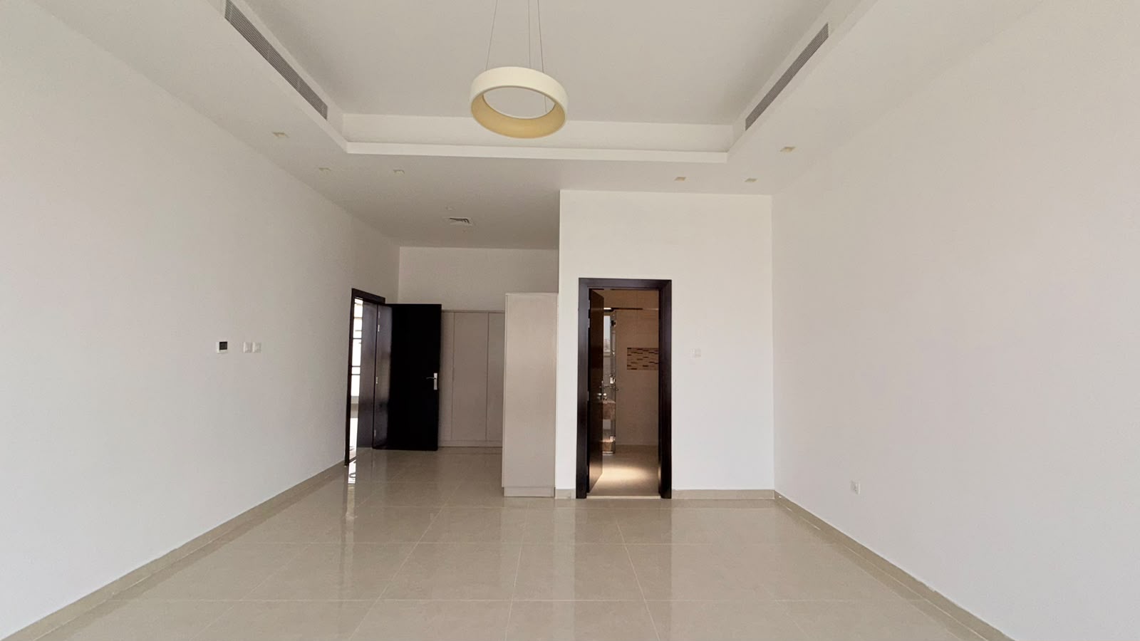 Brand-New Semi-Furnished 5BR Villa, photo 7 of 17