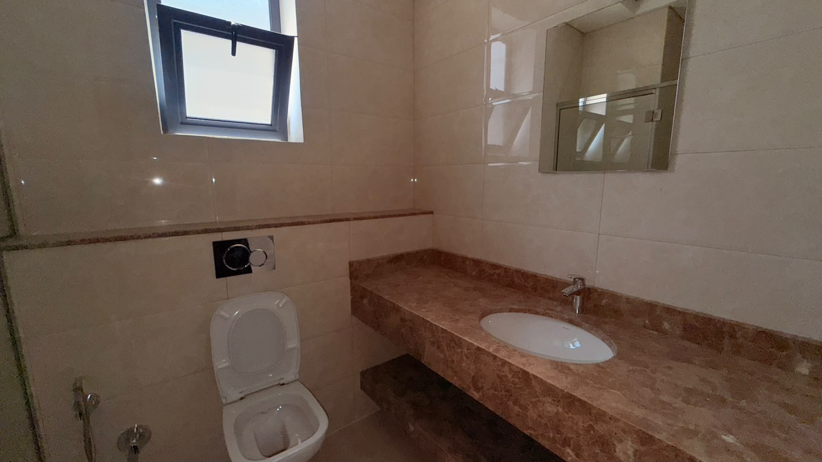Brand-New Semi-Furnished 5BR Villa, photo 10 of 17