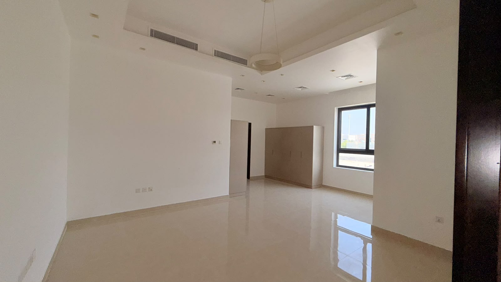 Brand-New Semi-Furnished 5BR Villa, photo 13 of 17