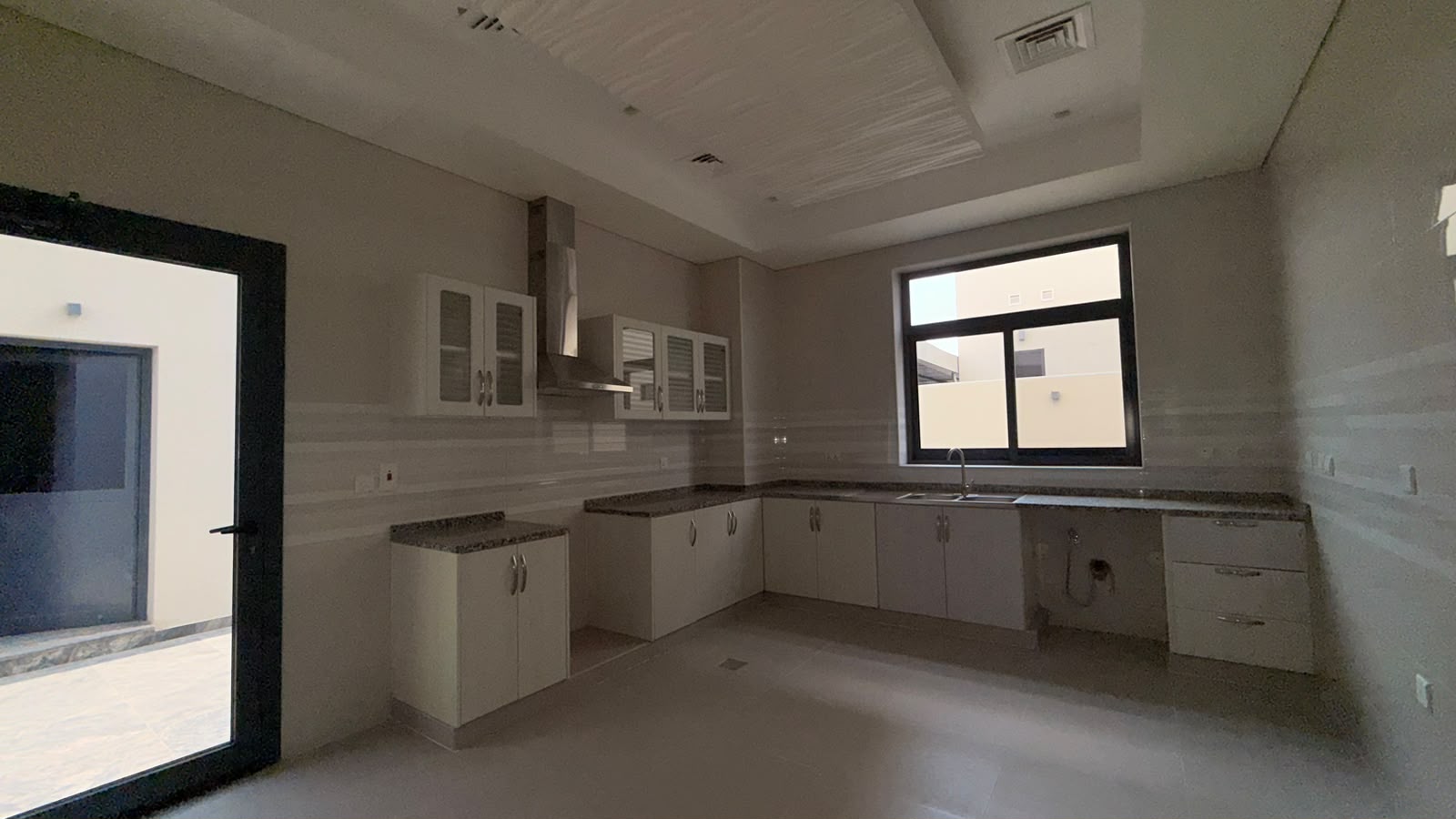 Brand-New Semi-Furnished 5BR Villa, photo 17 of 17