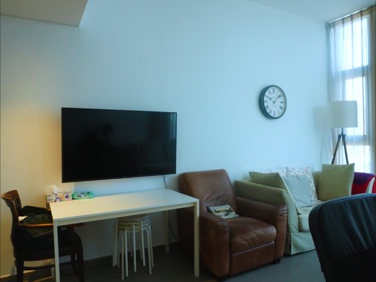 Spacious Unfurnished 1BR, Contemporary Finish, photo 3 of 18