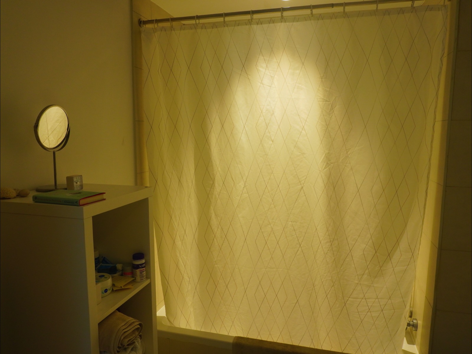Spacious Unfurnished 1BR, Contemporary Finish, photo 12 of 18