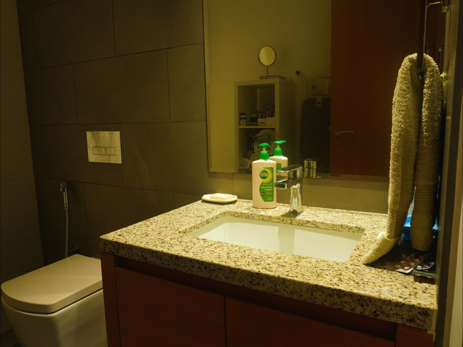 Spacious Unfurnished 1BR, Contemporary Finish, photo 13 of 18