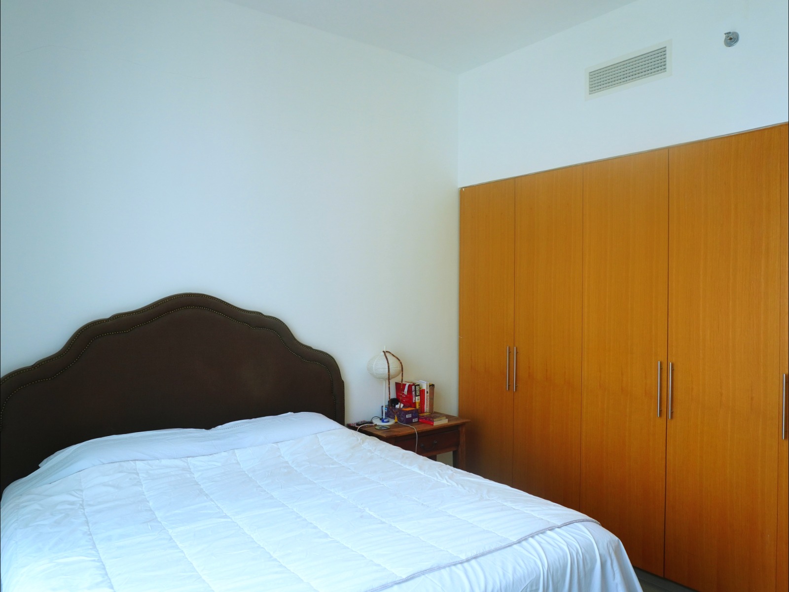 Spacious Unfurnished 1BR, Contemporary Finish, photo 16 of 18