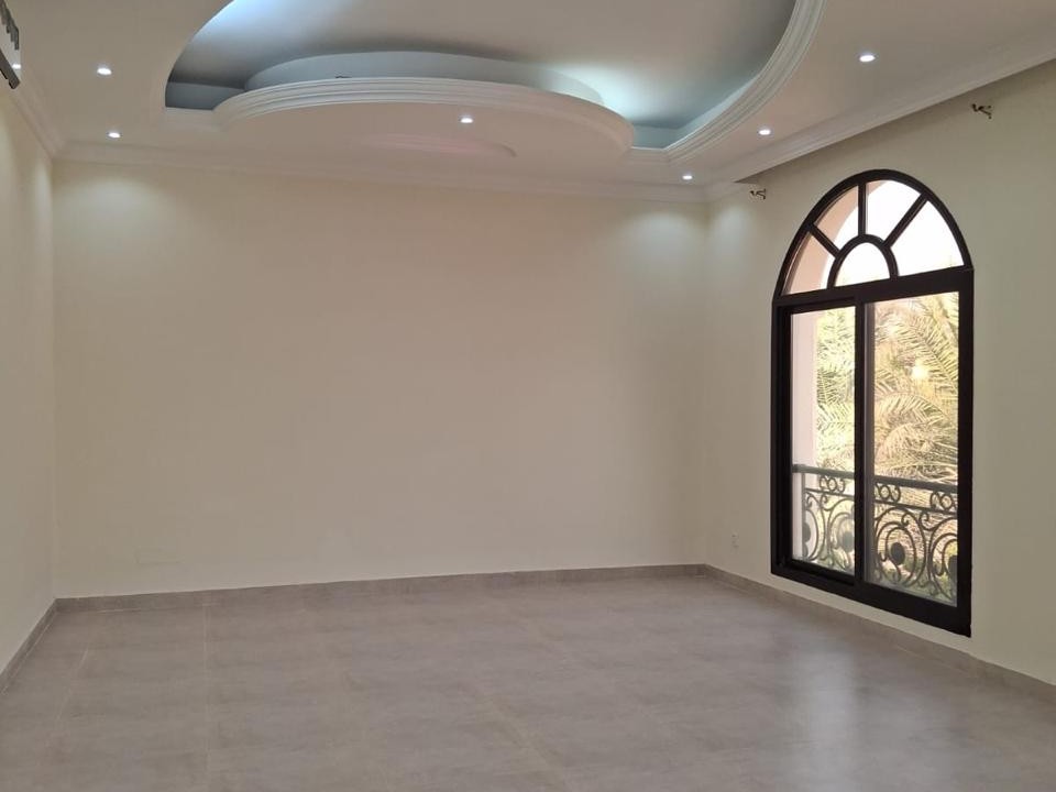 5BR Villa with a Large Private Plot, photo 8 of 15