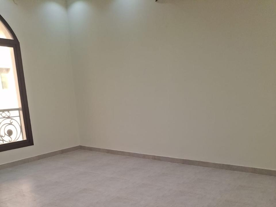 5BR Villa with a Large Private Plot, photo 12 of 15