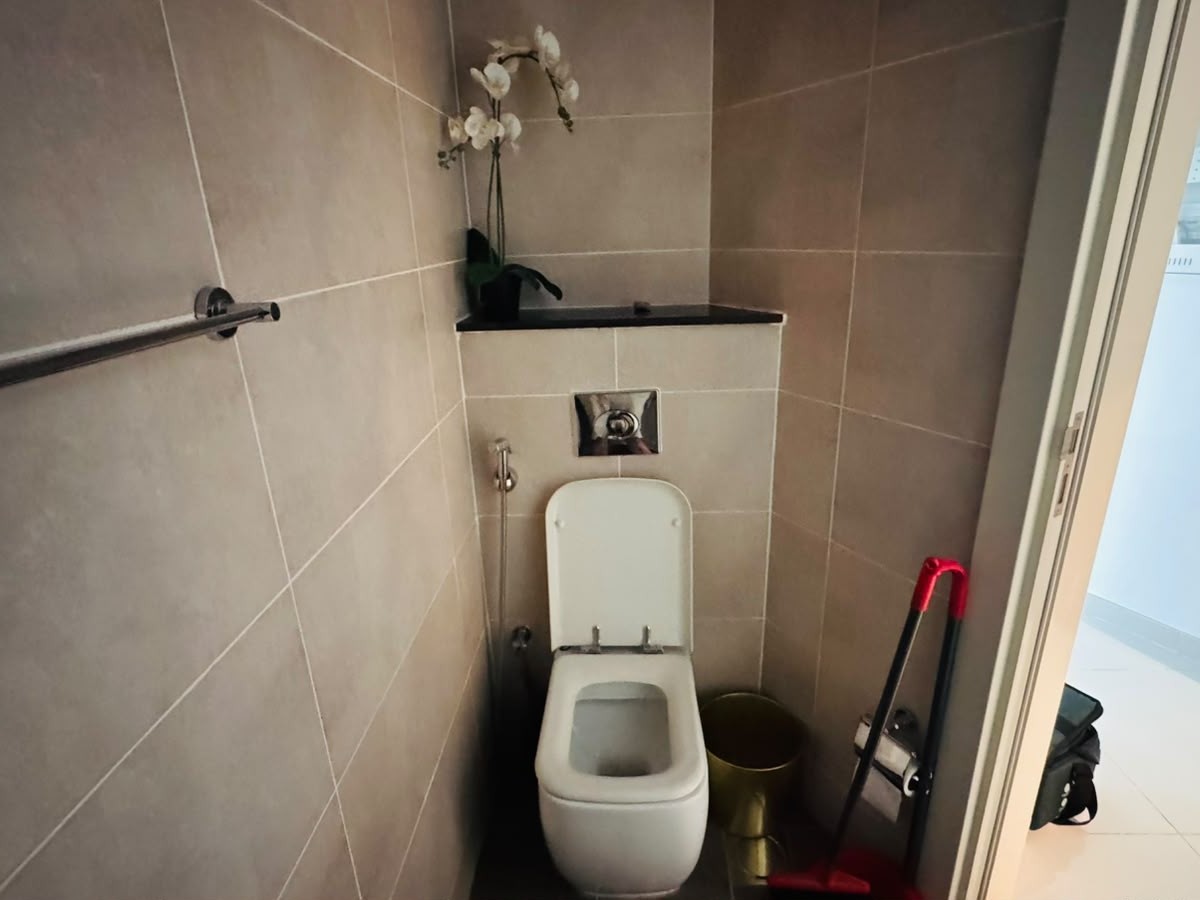 Unfurnished 1BR with Community View, photo 3 of 11