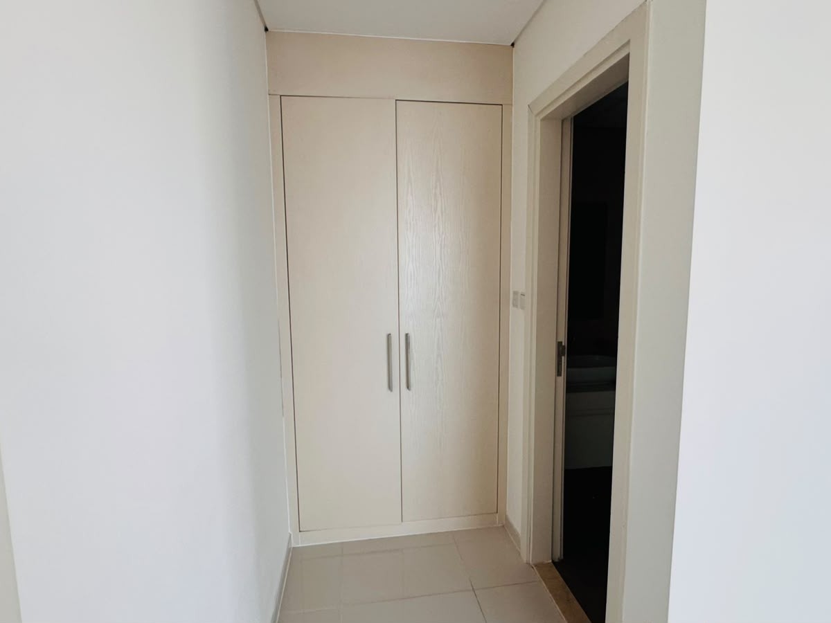 Unfurnished 1BR with Community View, photo 4 of 11