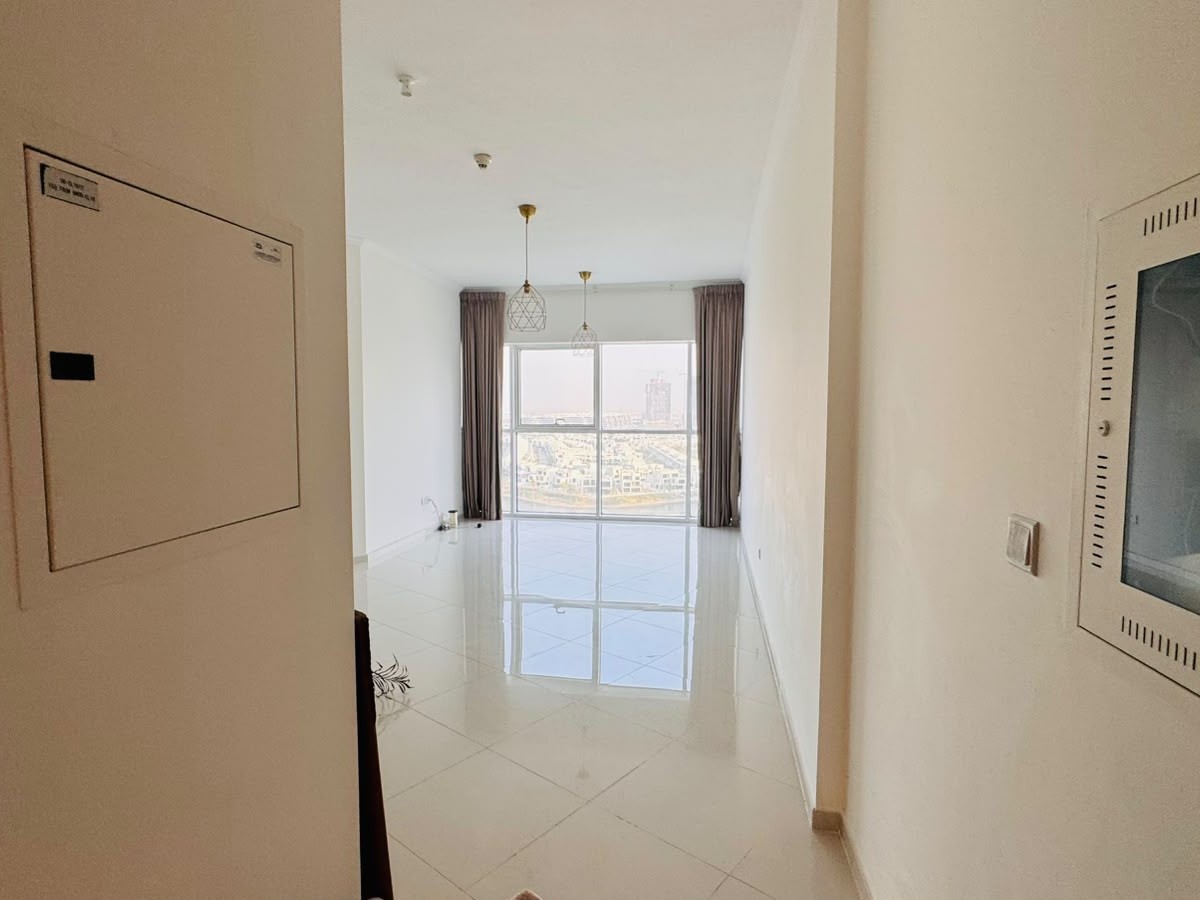 Unfurnished 1BR with Community View, photo 9 of 11