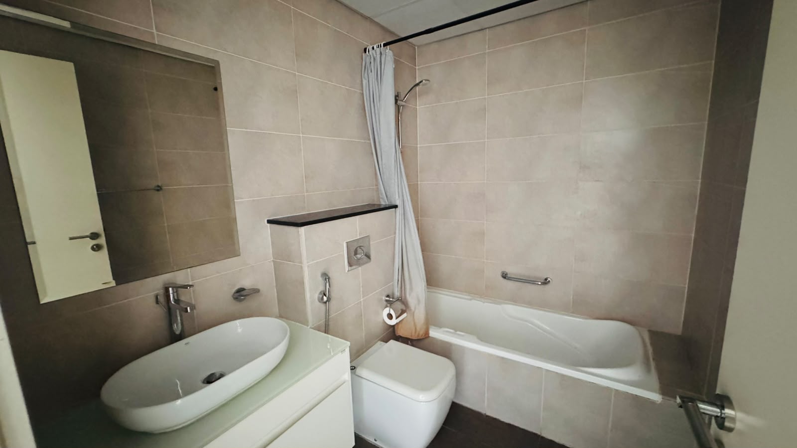 Spacious 5BR + Maid's Corner Villa, photo 7 of 45