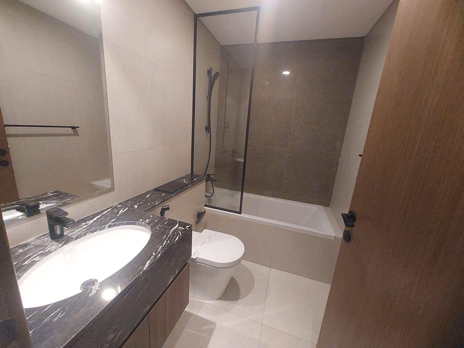 Spacious 5BR + Maid's Corner Villa, photo 23 of 45
