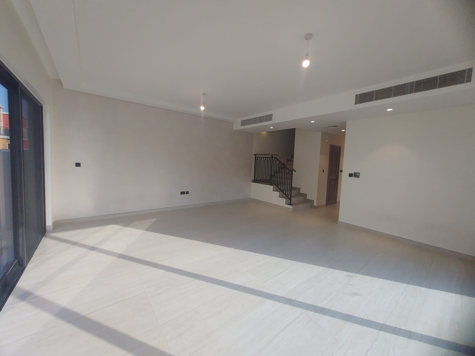 Spacious 5BR + Maid's Corner Villa, photo 2 of 45