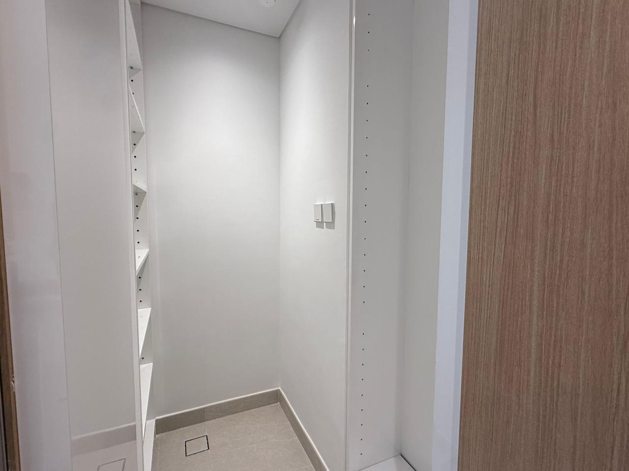 Spacious Unfurnished 1BR, Multiple Units Available, photo 4 of 20