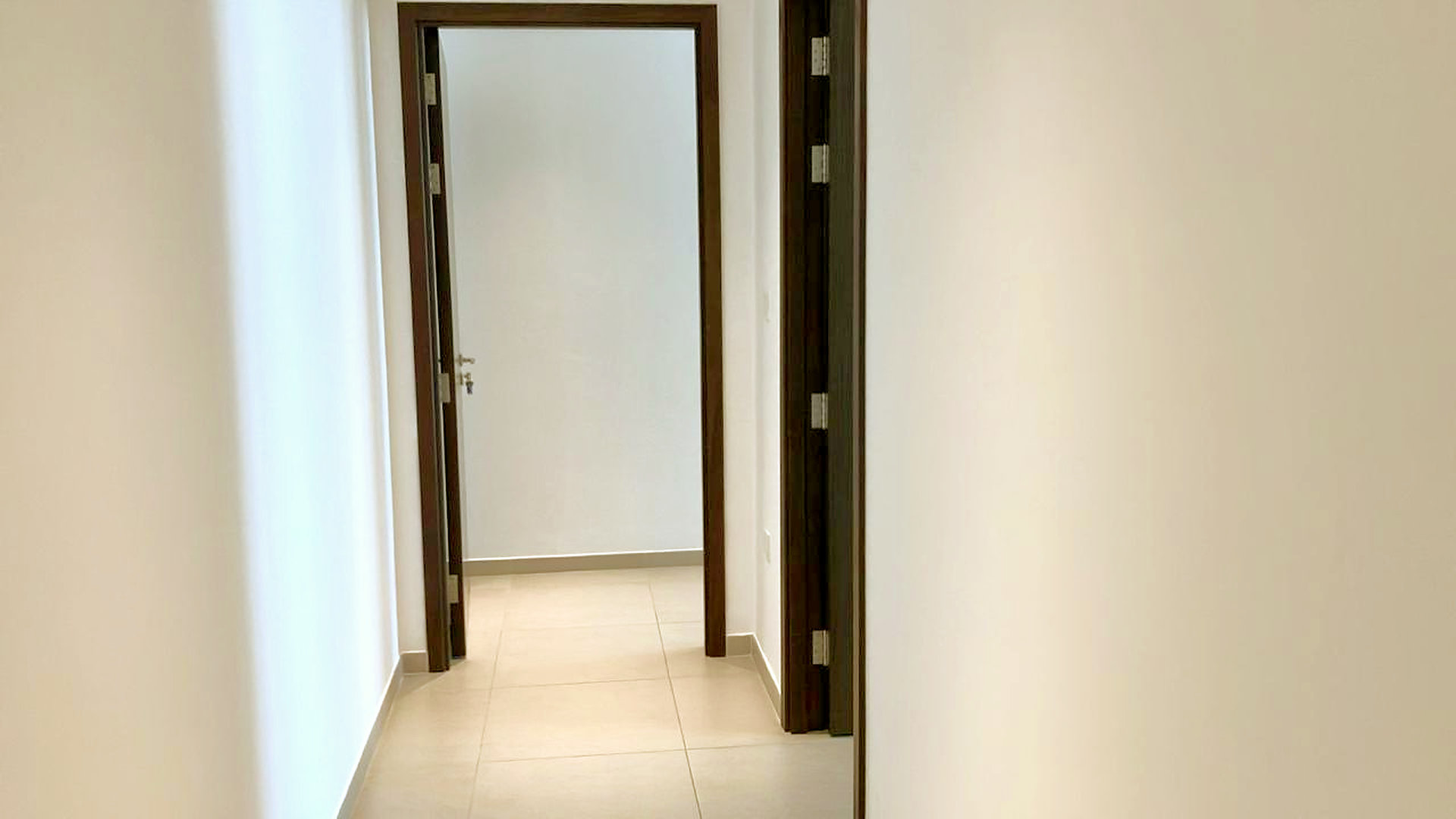 Well-Maintained 2BR, Ready to Move In, Low Floor, photo 3 of 10