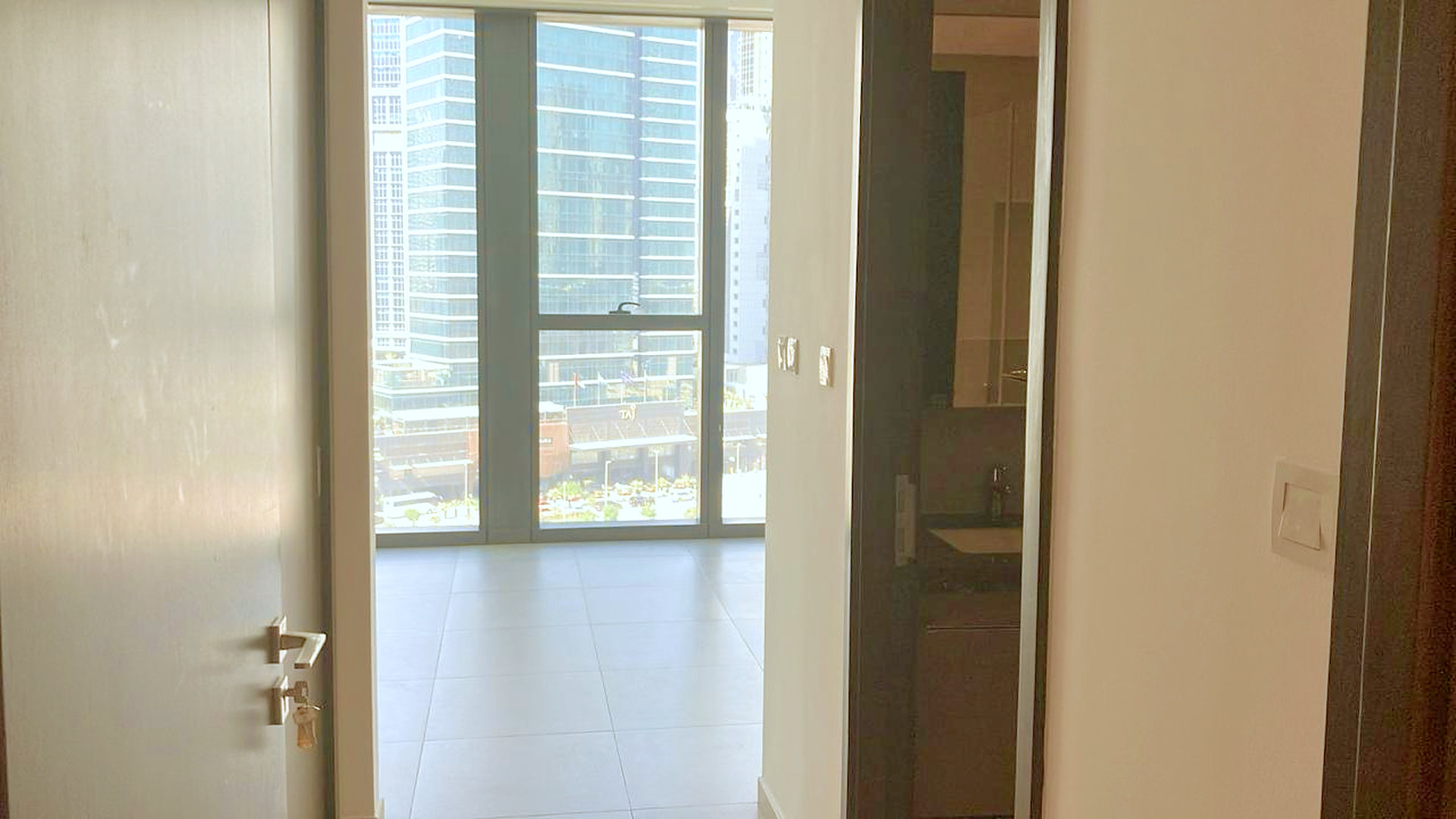 Well-Maintained 2BR, Ready to Move In, Low Floor, photo 5 of 10