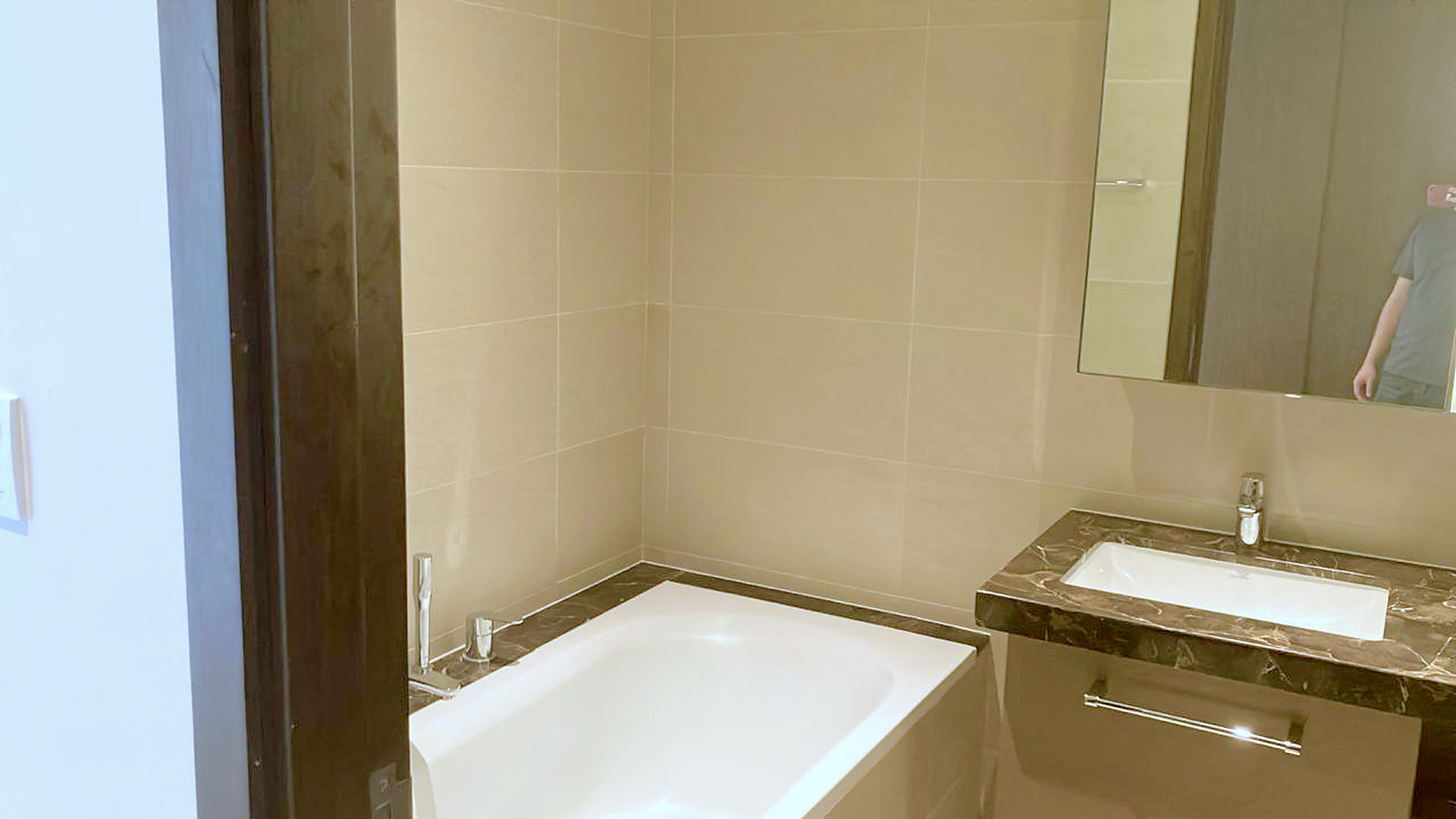 Well-Maintained 2BR, Ready to Move In, Low Floor, photo 7 of 10