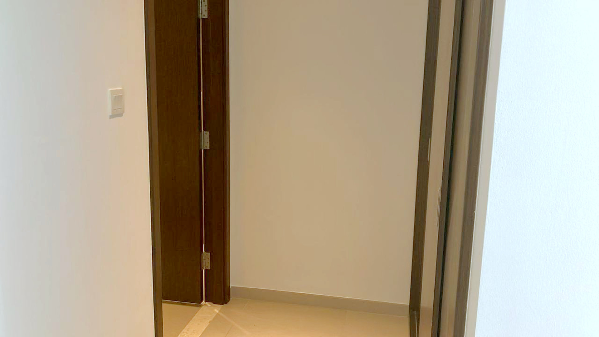 Well-Maintained 2BR, Ready to Move In, Low Floor, photo 8 of 10