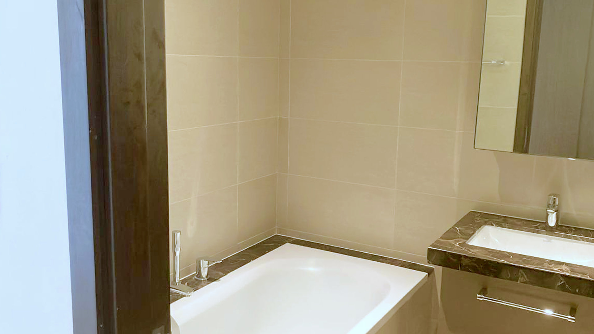 Well-Maintained 2BR, Ready to Move In, Low Floor, photo 10 of 10